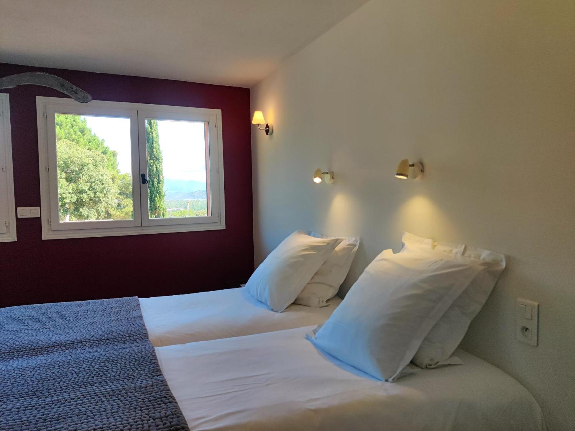 Le Roc E Fiori Hotel - Teritoria ปอร์โต-เวคคีโอ ภายนอก รูปภาพ