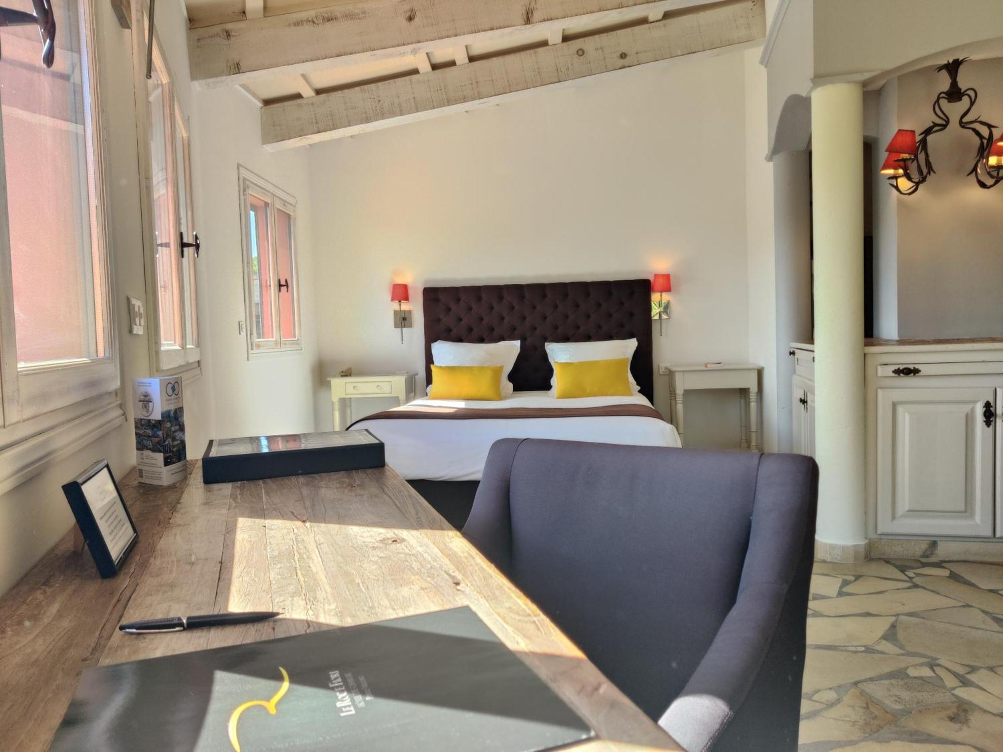 Le Roc E Fiori Hotel - Teritoria ปอร์โต-เวคคีโอ ภายนอก รูปภาพ