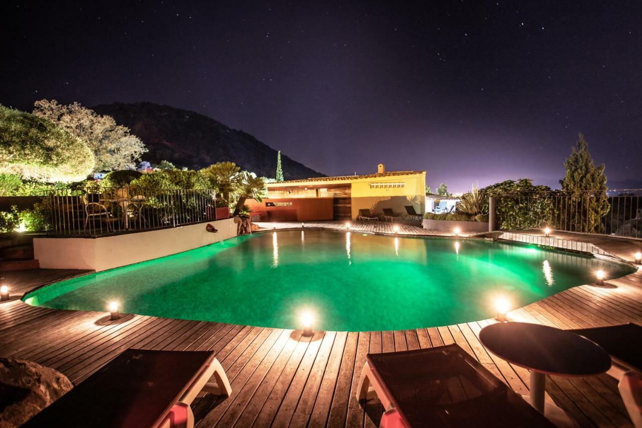 Le Roc E Fiori Hotel - Teritoria ปอร์โต-เวคคีโอ ภายนอก รูปภาพ